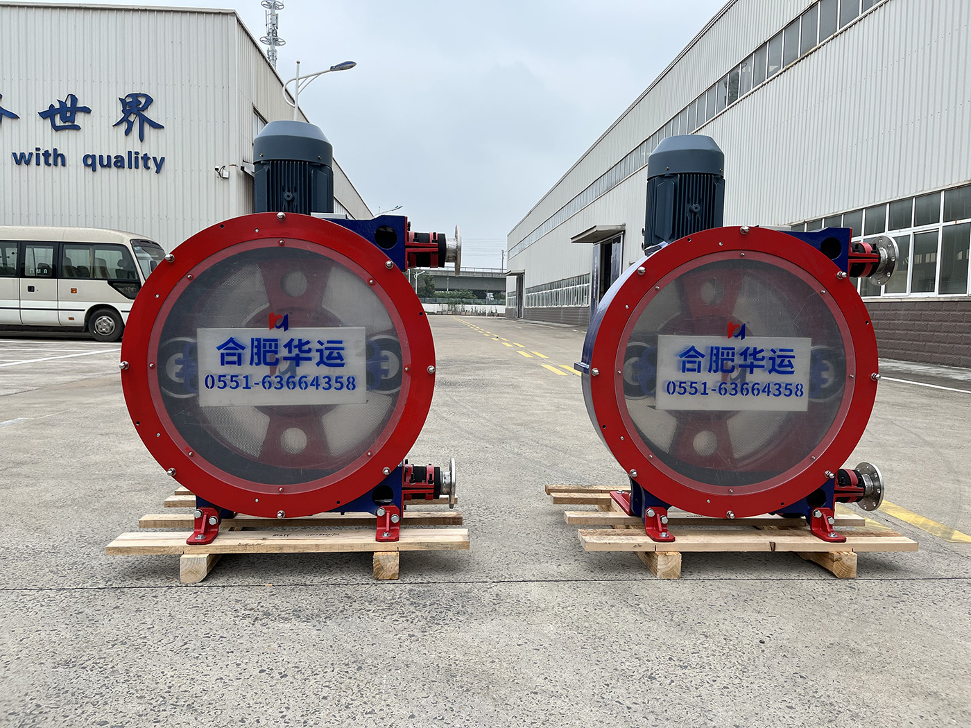 華運機械兩臺高壓定制軟管泵成功進軍鋰電市場，展現(xiàn)中國智造硬核實力
